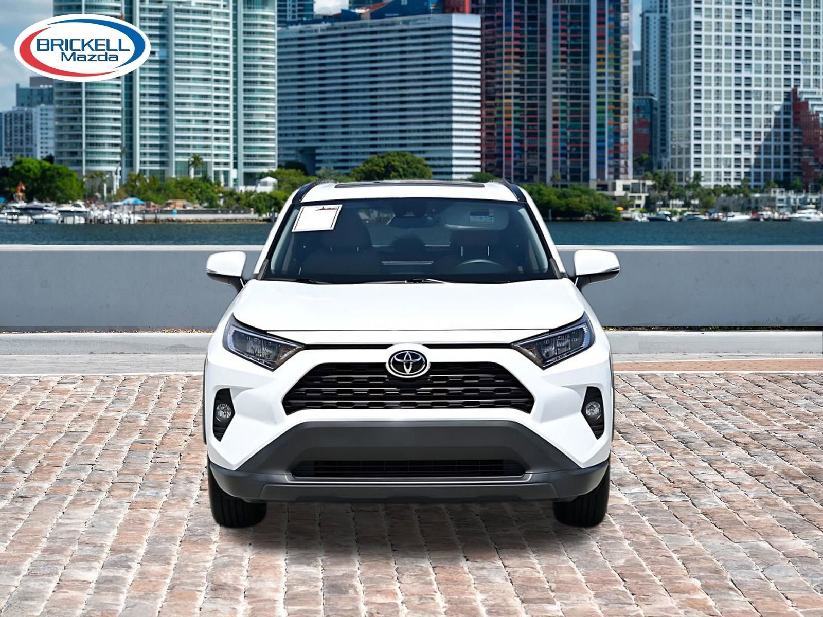 Used 2021 Toyota RAV4 XLE w/ Convenience Package FWD image 2