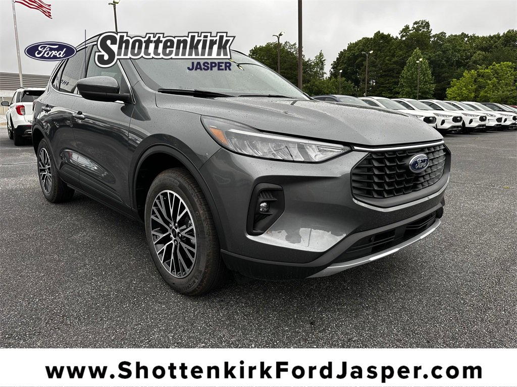 New 2025 Ford Escape SE