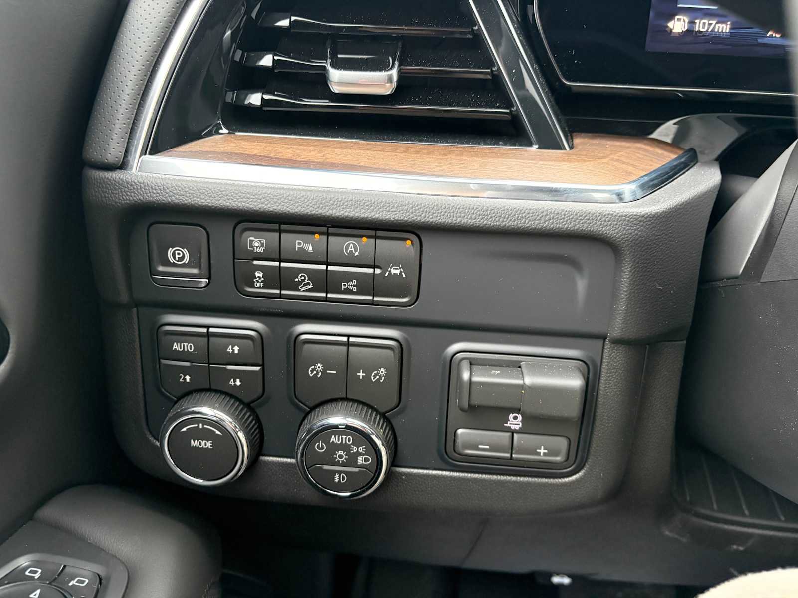 New 2026 Chevrolet Tahoe High Country w/ Sun And Tow Package image 14