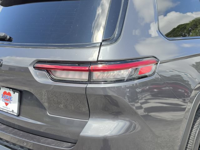 Used 2021 Jeep Grand Cherokee L Laredo RWD image 11