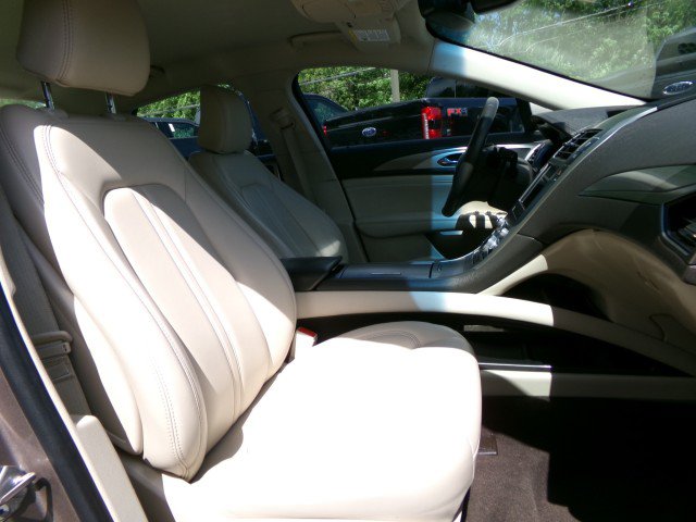 Used 2020 Lincoln MKZ AWD w/ Convenience Package image 10