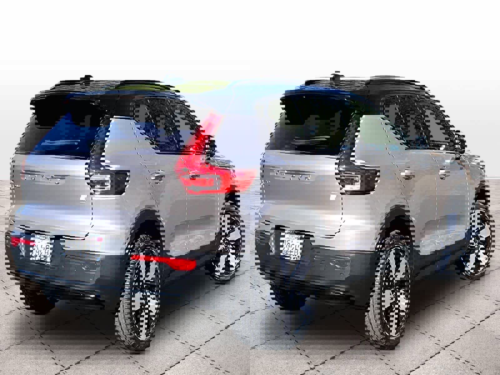 Used 2023 Volvo XC40 Recharge Plus w/ Protection Package Premier image 16