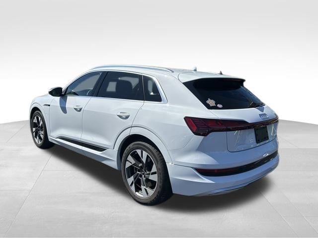 Used 2022 Audi e-tron Premium AWD/4WD image 5