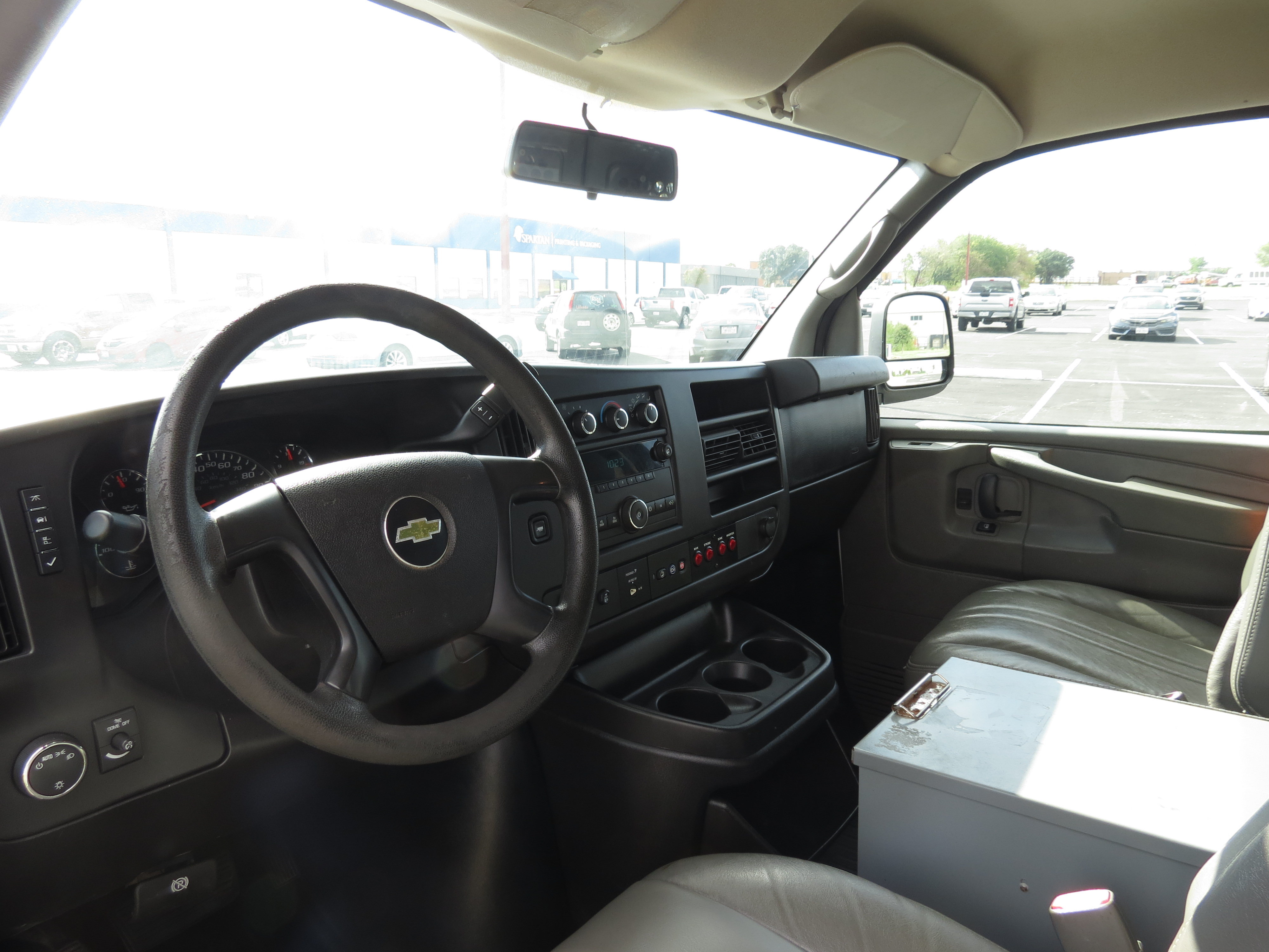 Used 2014 Chevrolet Express 2500 RWD image 19