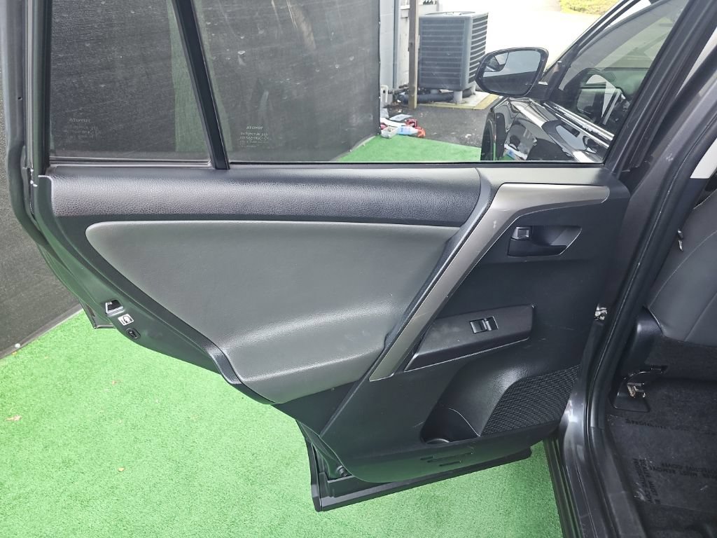 Used 2017 Toyota RAV4 LE FWD image 34