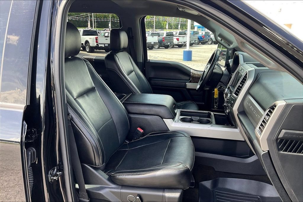 Used 2018 Ford F250 Lariat w/ Lariat Value Package AWD/4WD image 16