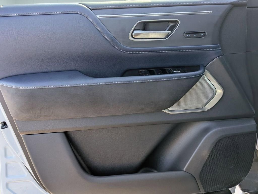 New 2026 INFINITI QX80 4WD w/ Sport Exterior Package image 11