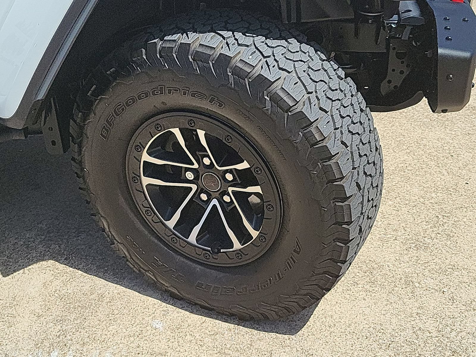 Used 2025 Jeep Wrangler Unlimited Rubicon AWD/4WD image 33