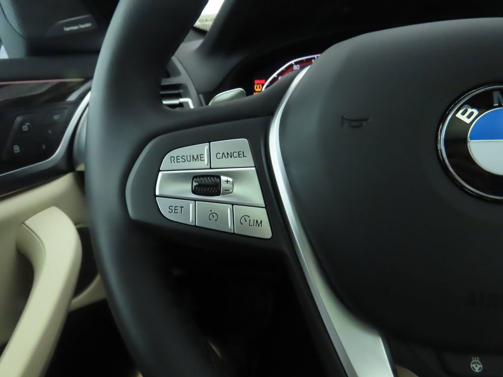 Certified 2025 BMW X4 xDrive30i image 11