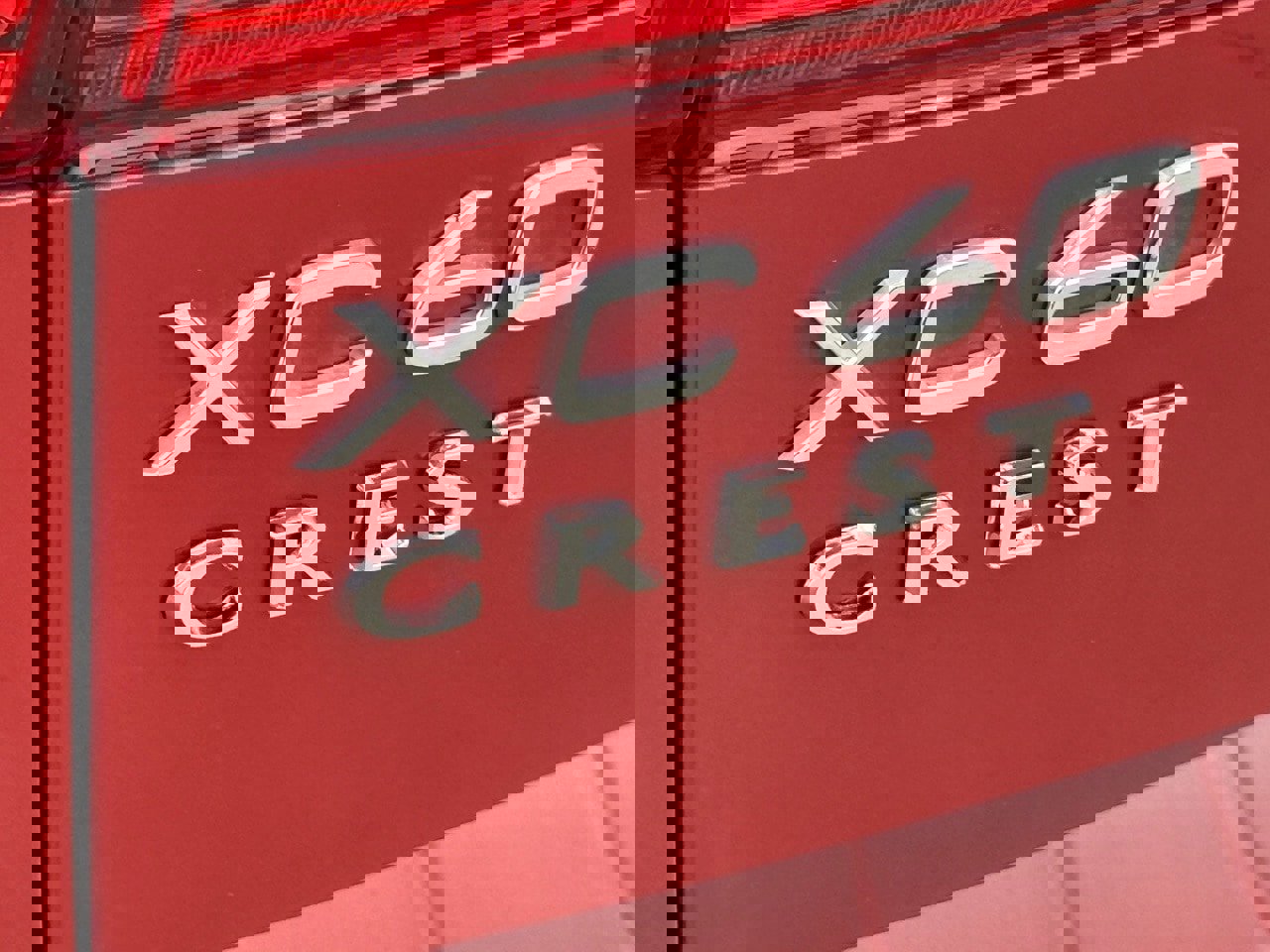 Certified 2023 Volvo XC60 B5 Ultimate w/ Climate Package image 10