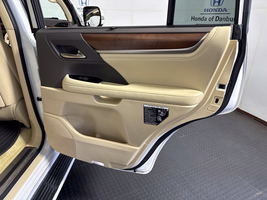Used 2019 Lexus LX 570 4WD w/ Luxury Package image 7