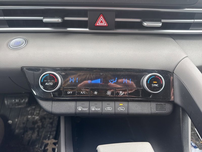 Used 2023 Hyundai Elantra SEL image 15