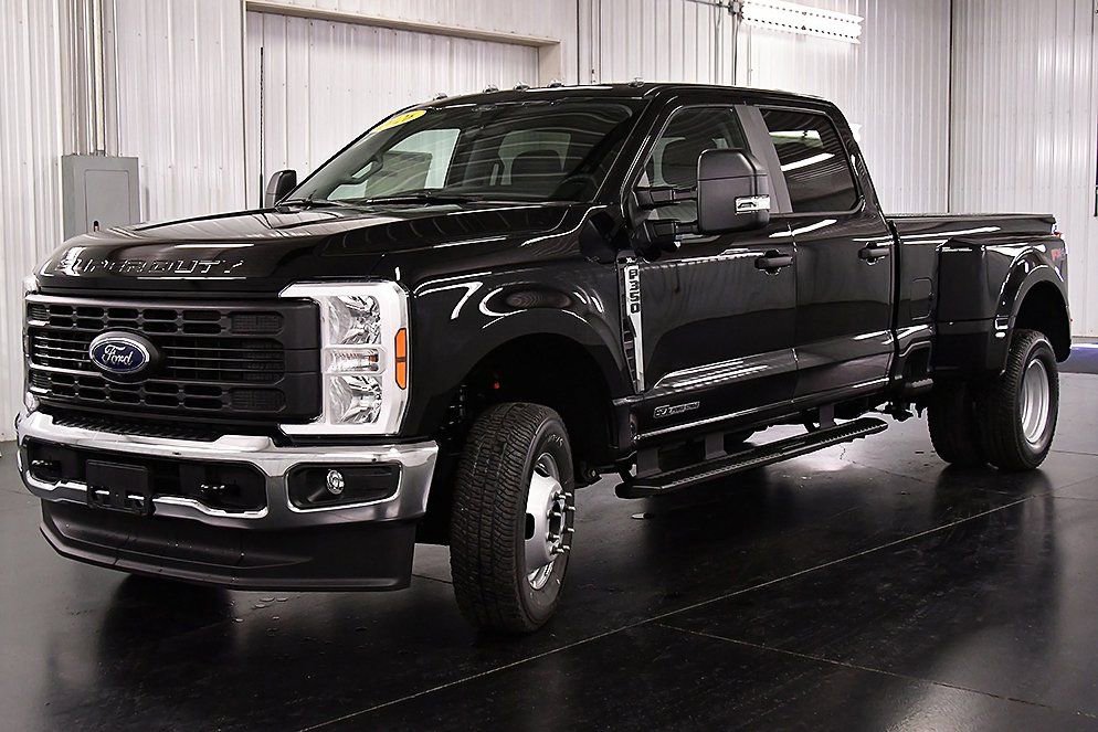 New 2026 Ford F350 XL w/ 360-Degree Camera Package image 3