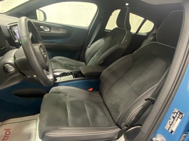Certified 2023 Volvo C40 P8 Recharge Ultimate w/ Protection Package Premier image 10