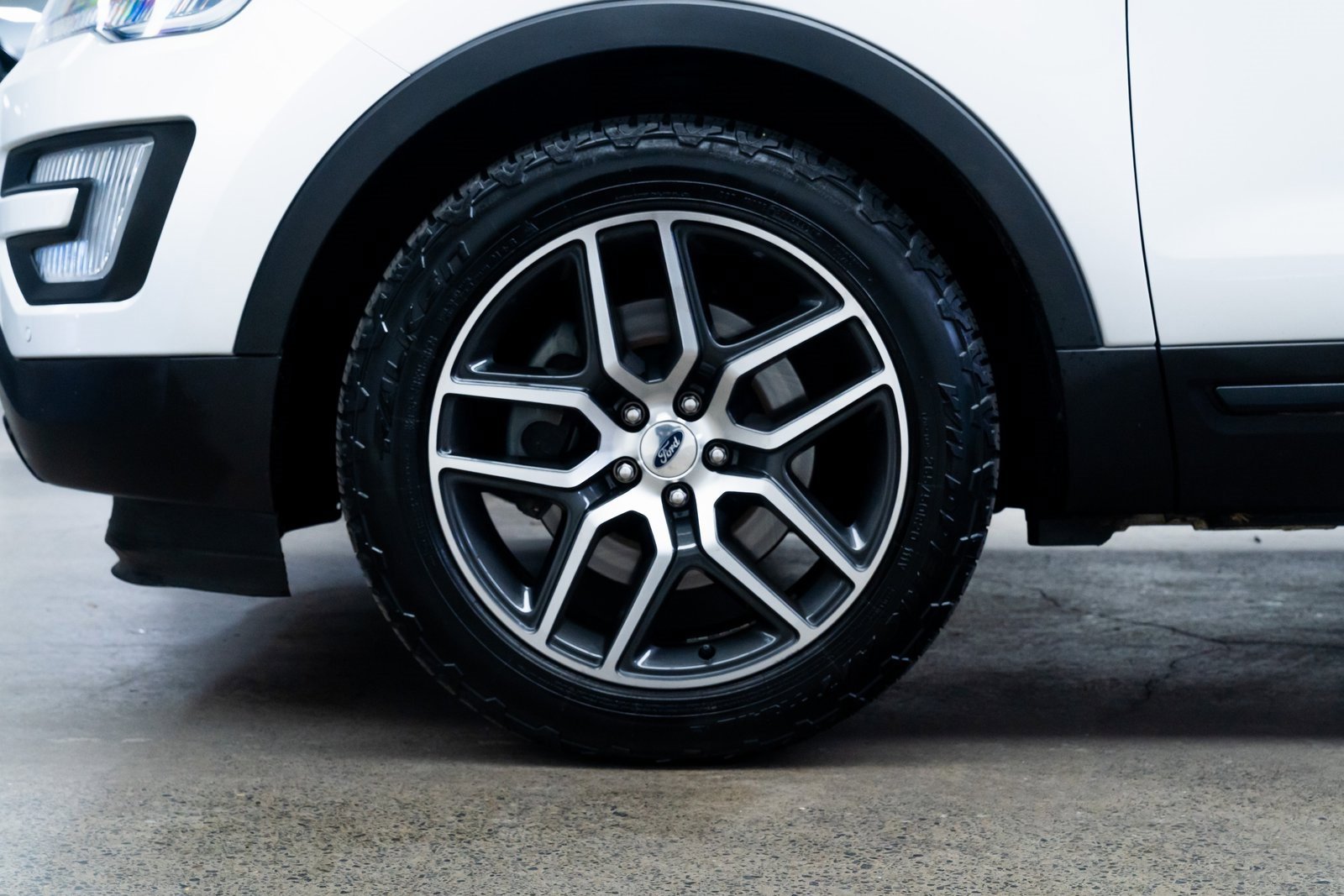 Used 2017 Ford Explorer Sport w/ Equipment Group 401A image 7