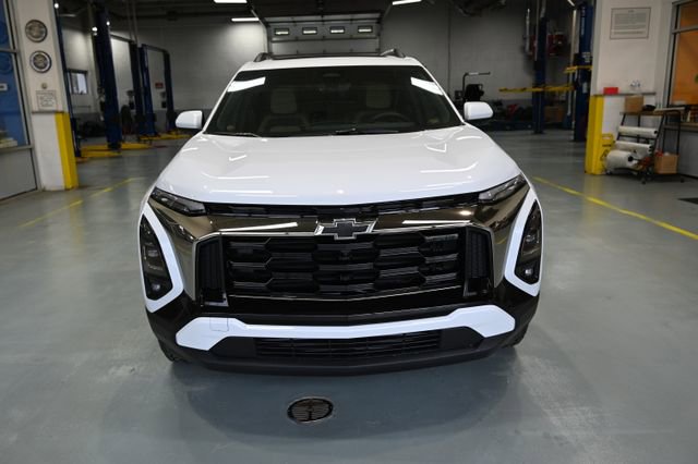 New 2026 Chevrolet Equinox ACTIV w/ Convenience Package III AWD/4WD image 2