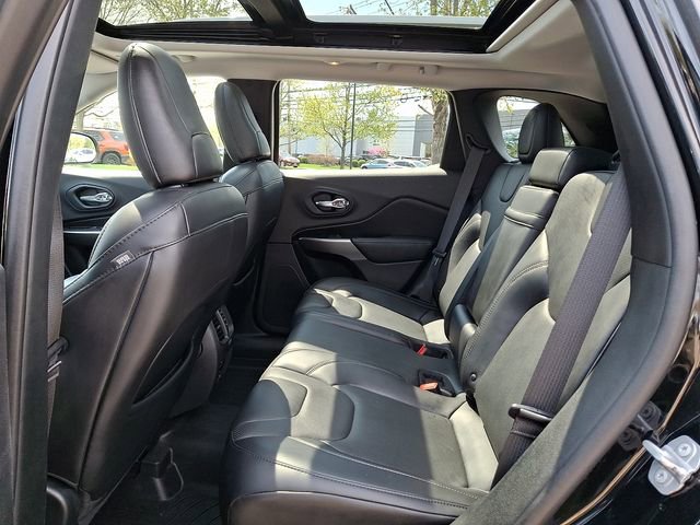Used 2019 Jeep Cherokee Limited AWD/4WD image 10