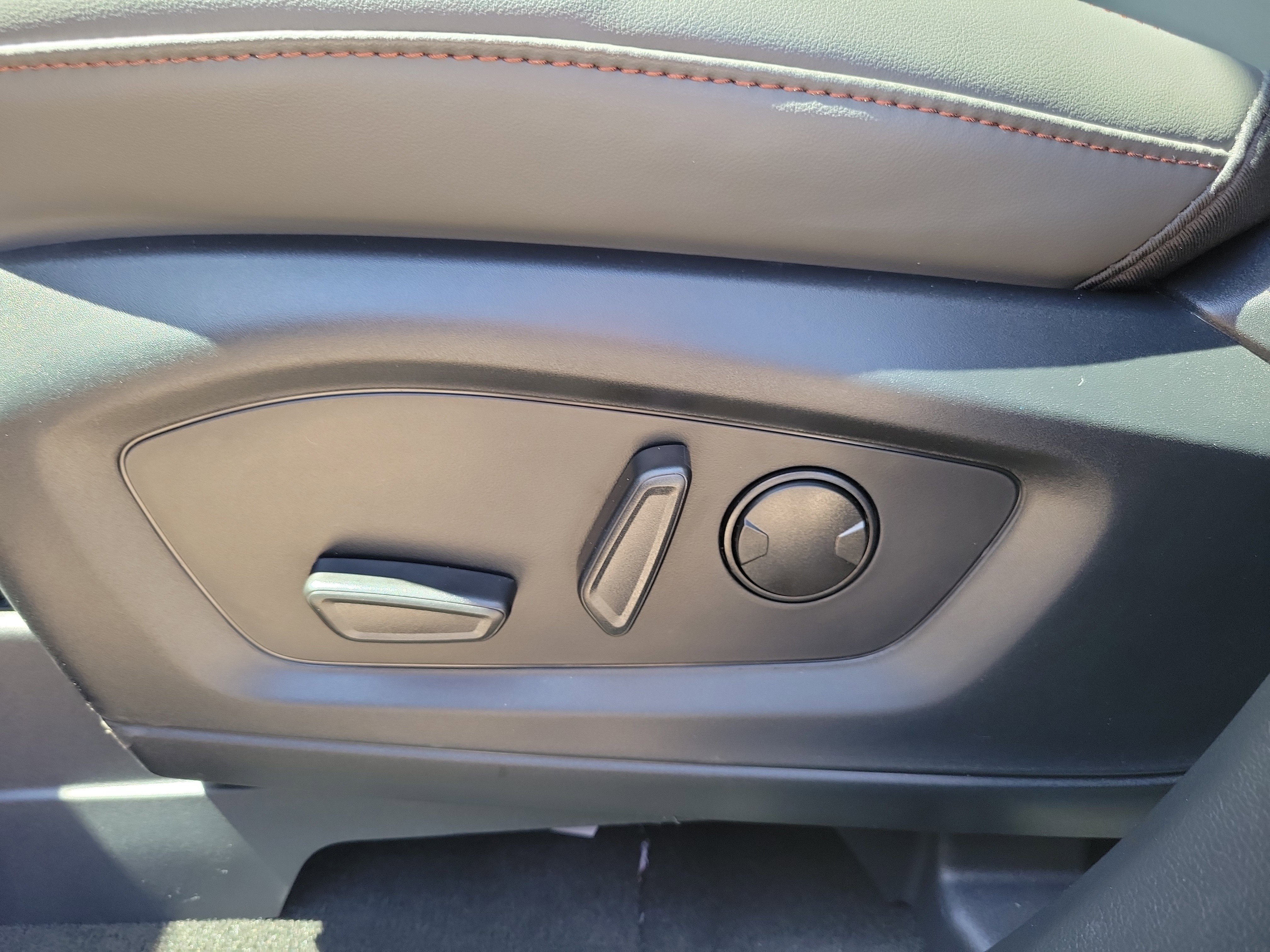 Used 2026 Ford Explorer Active w/ Active Comfort Package image 22