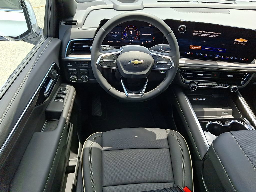 New 2026 Chevrolet Suburban Premier w/ Sun And Tow Package AWD/4WD image 8