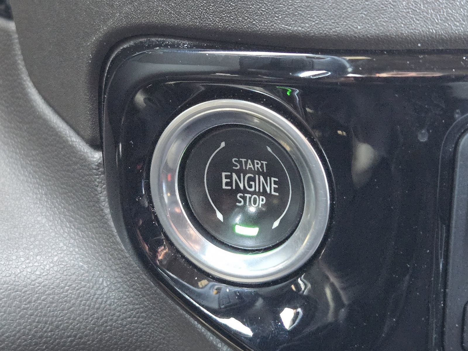 Certified 2022 Chevrolet Silverado 1500 LTZ w/ Technology Package image 24