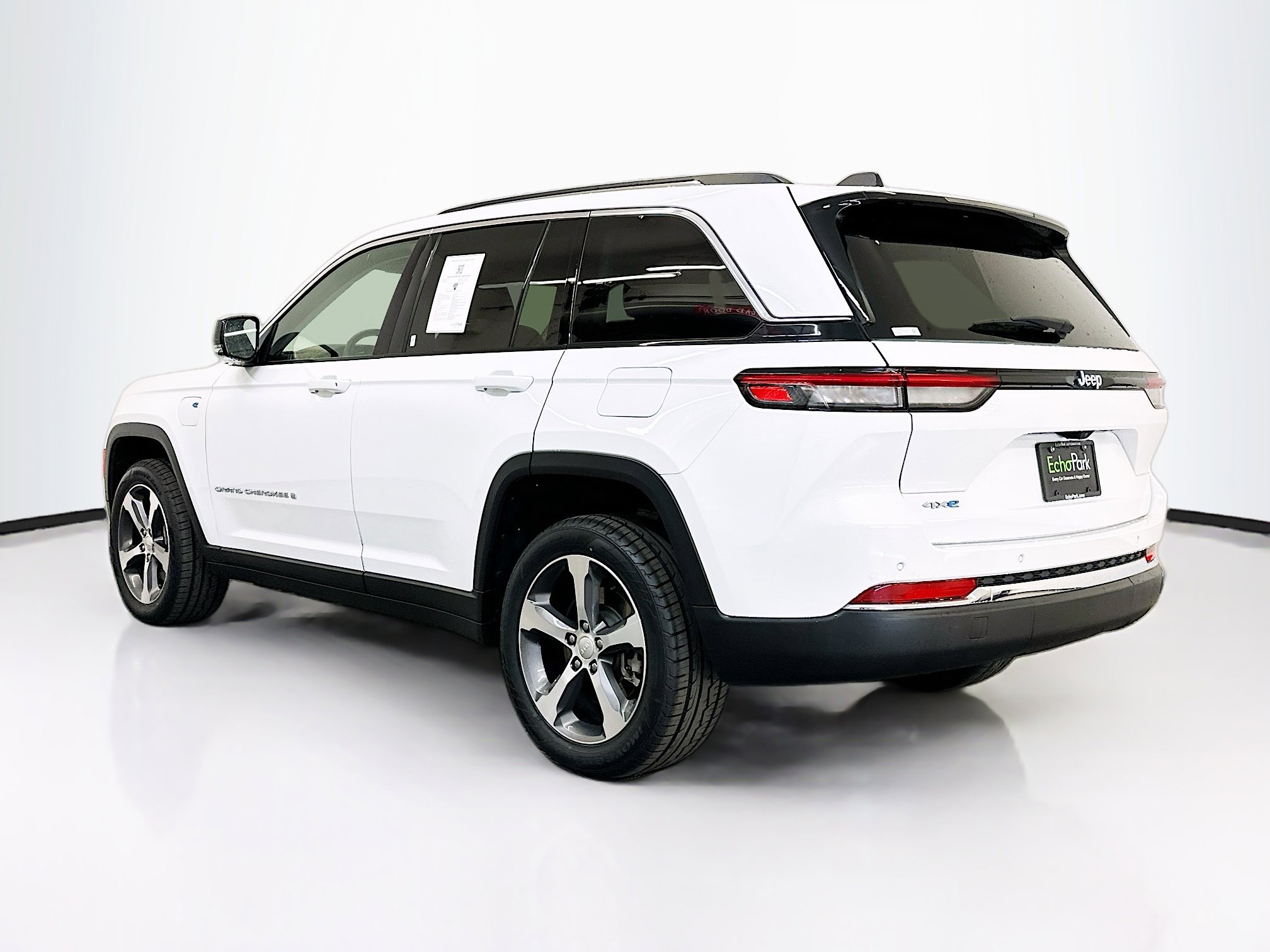 Used 2022 Jeep Grand Cherokee Limited 4xe AWD/4WD image 5