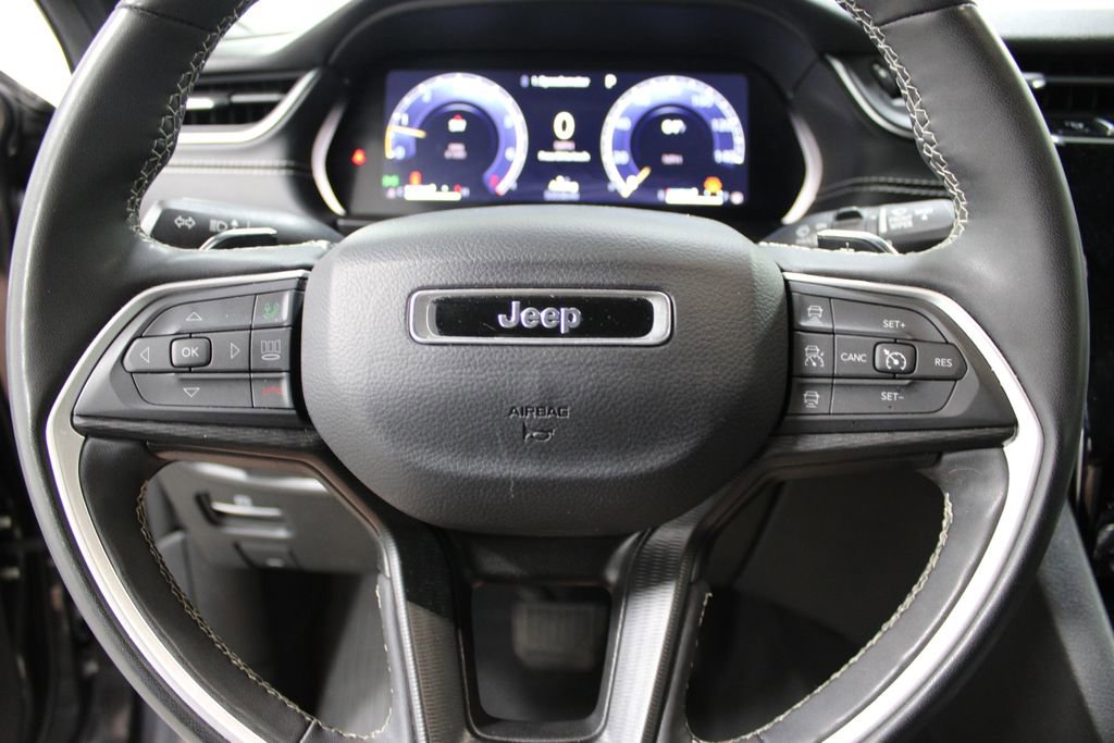 Used 2024 Jeep Grand Cherokee Altitude AWD/4WD image 23