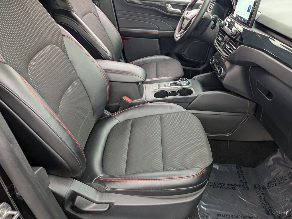 Used 2025 Ford Escape ST-Line image 28
