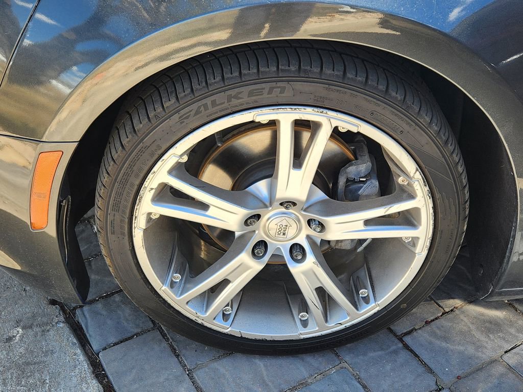 Used 2018 Chevrolet Camaro LT RWD image 10