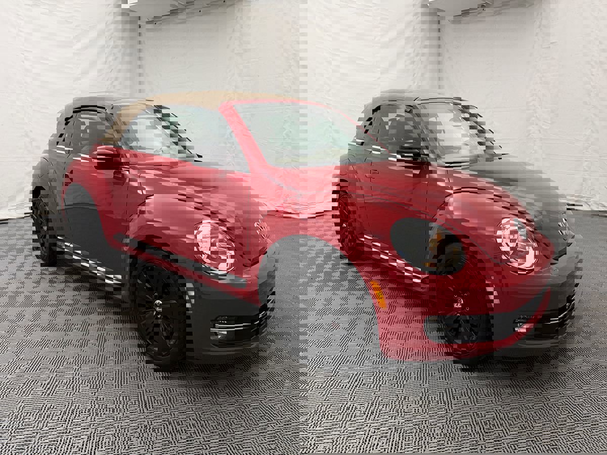 Used 2013 Volkswagen Beetle 2.0T image 10