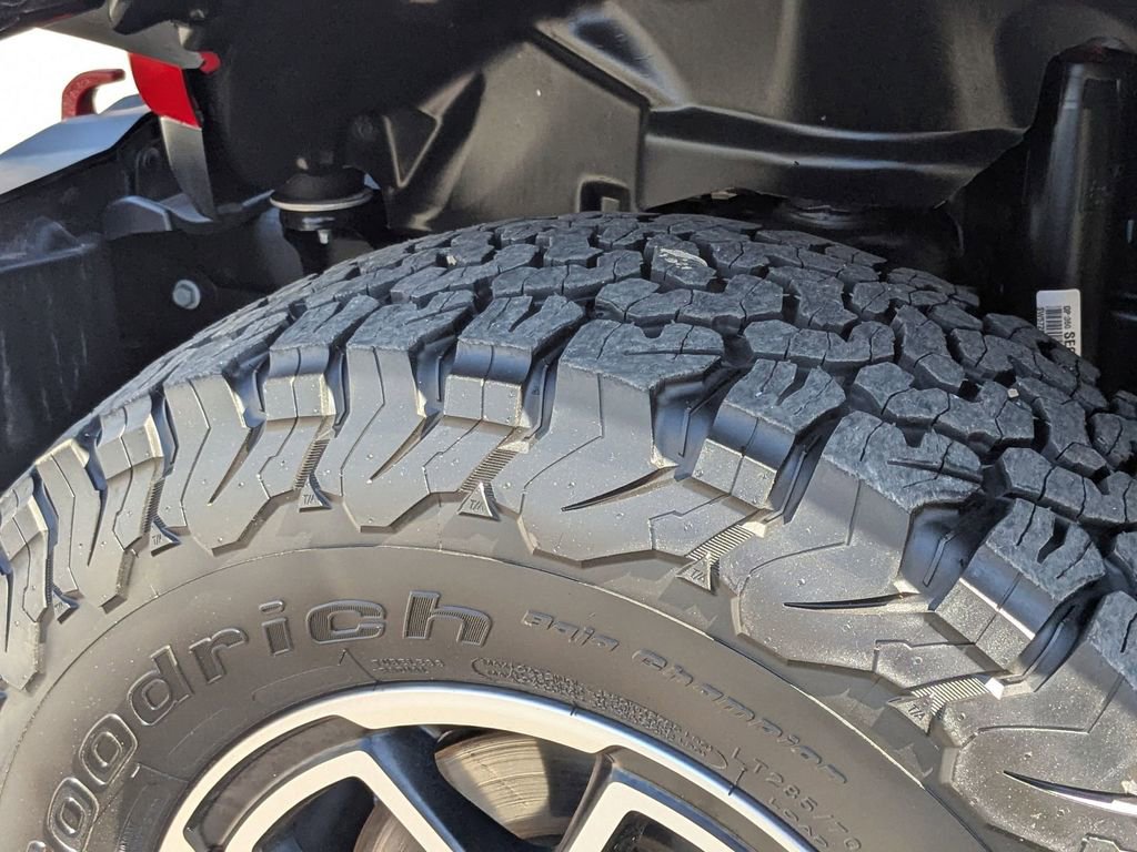 Used 2025 Jeep Wrangler Unlimited Rubicon image 28