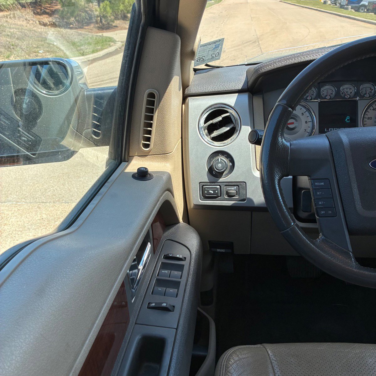 Used 2010 Ford F150 Lariat image 32