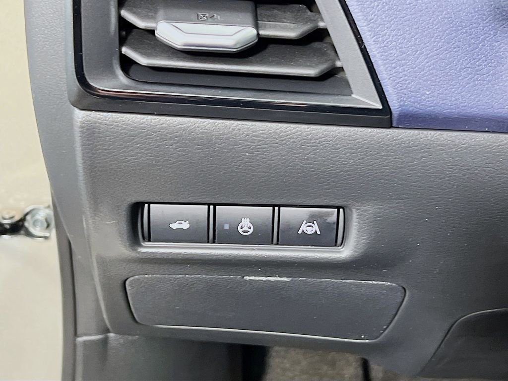 New 2026 Nissan Sentra SL FWD image 9
