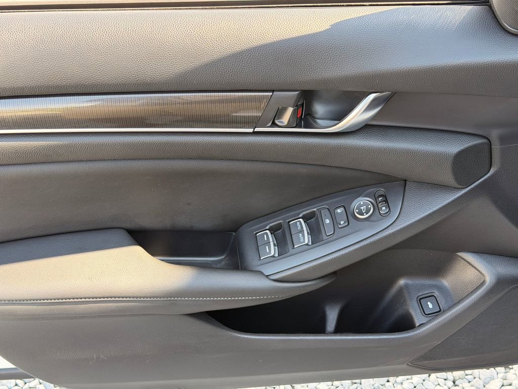 Used 2020 Honda Accord Sport image 3