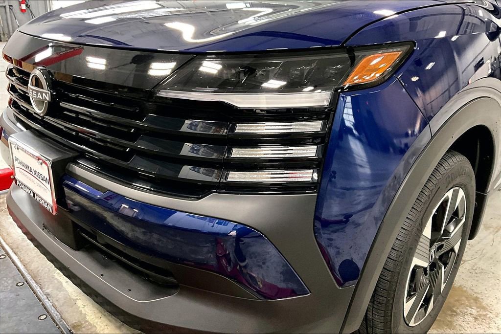 Certified 2025 Nissan Kicks SV image 30