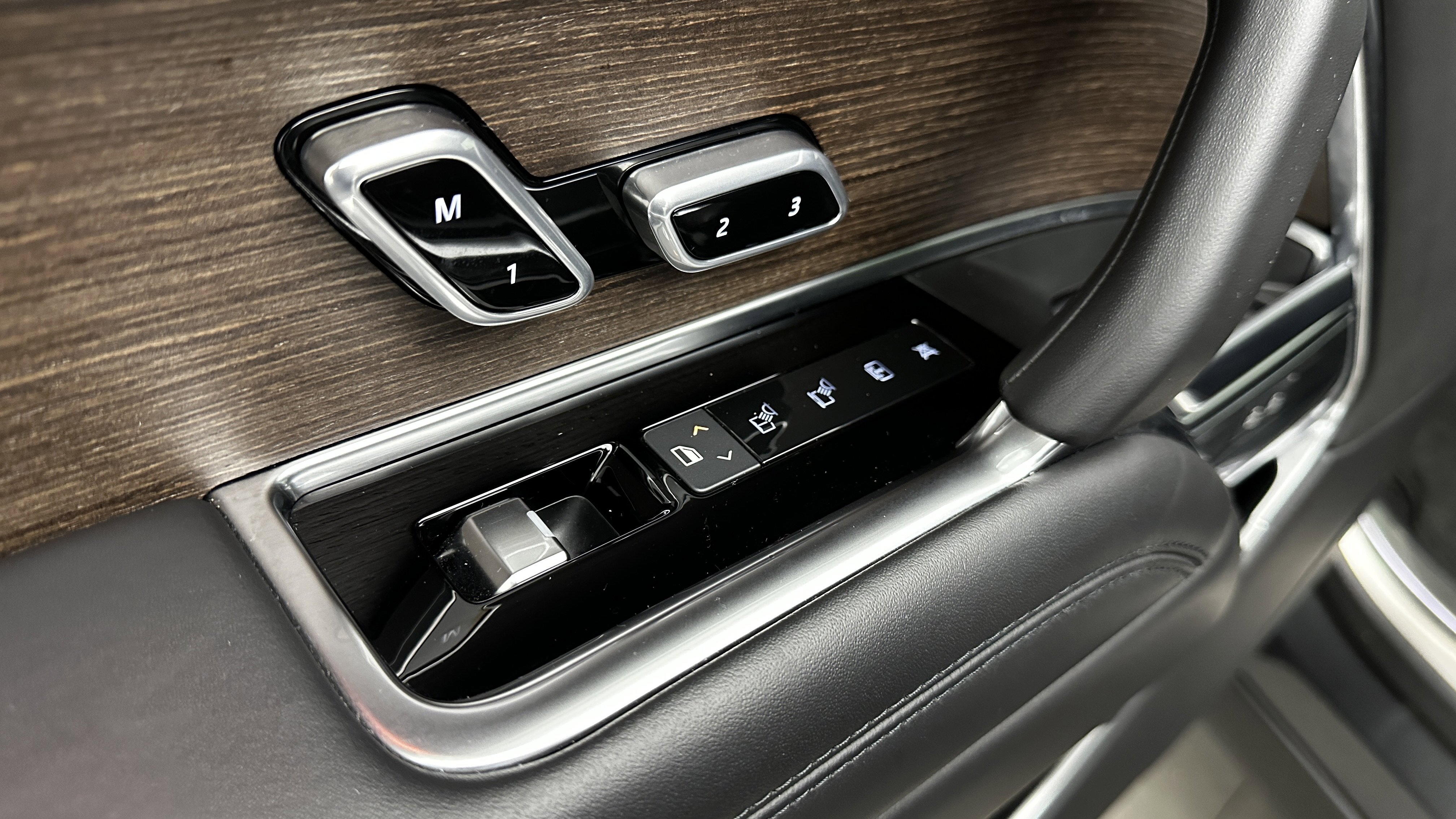 Used 2025 Land Rover Range Rover Long Wheelbase SE image 31