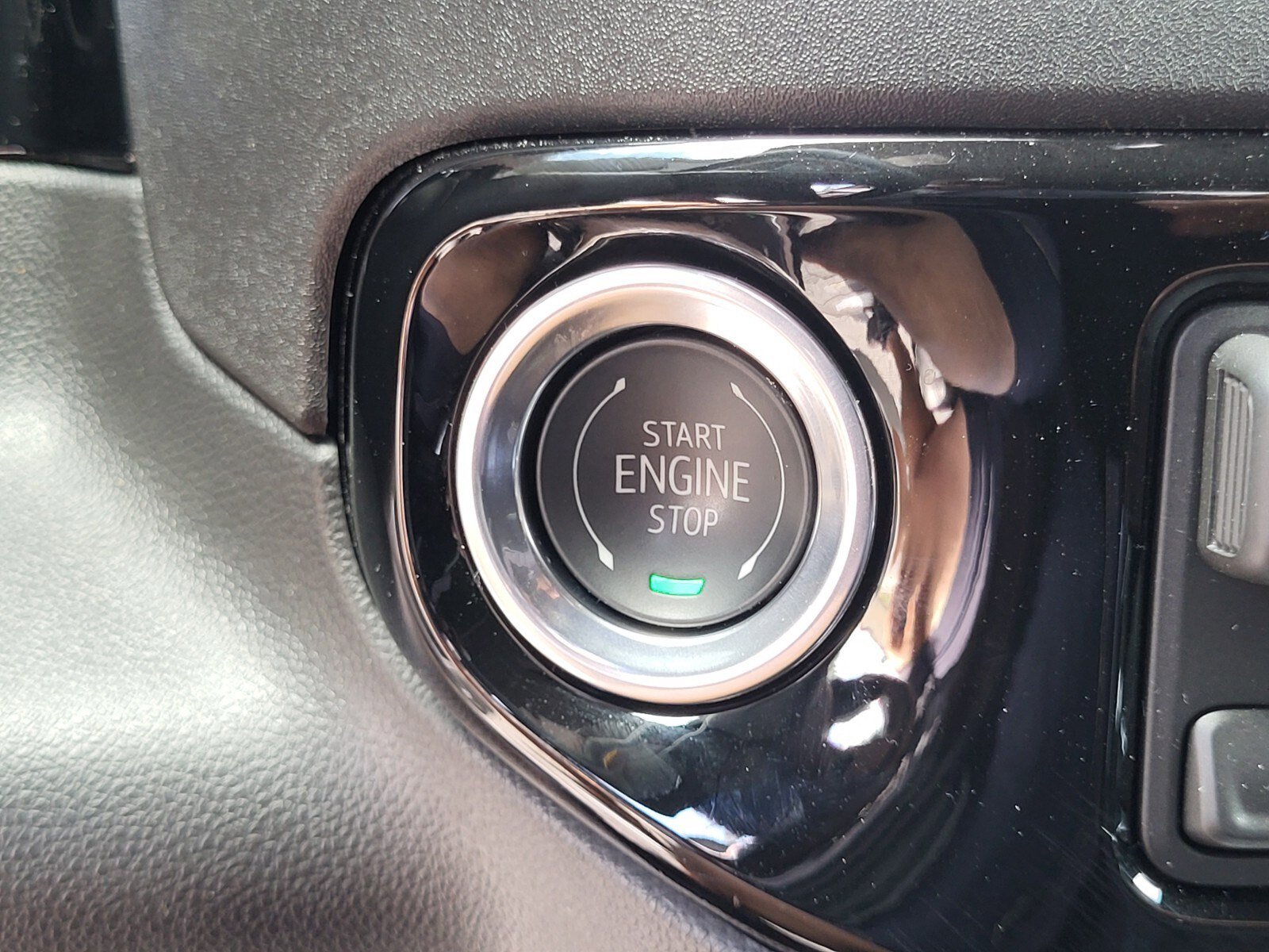 Used 2026 GMC Sierra 1500 SLT image 25