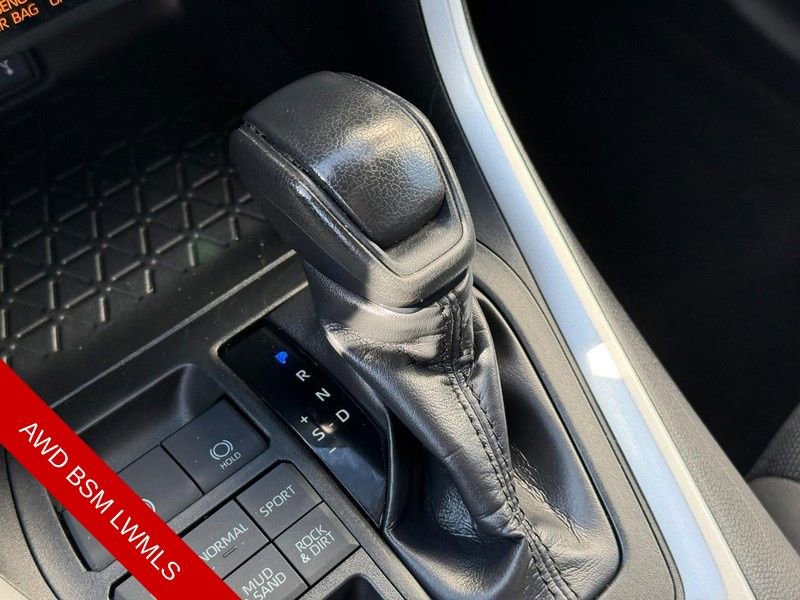 Used 2019 Toyota RAV4 LE w/ All Weather Liner Package AWD/4WD image 26