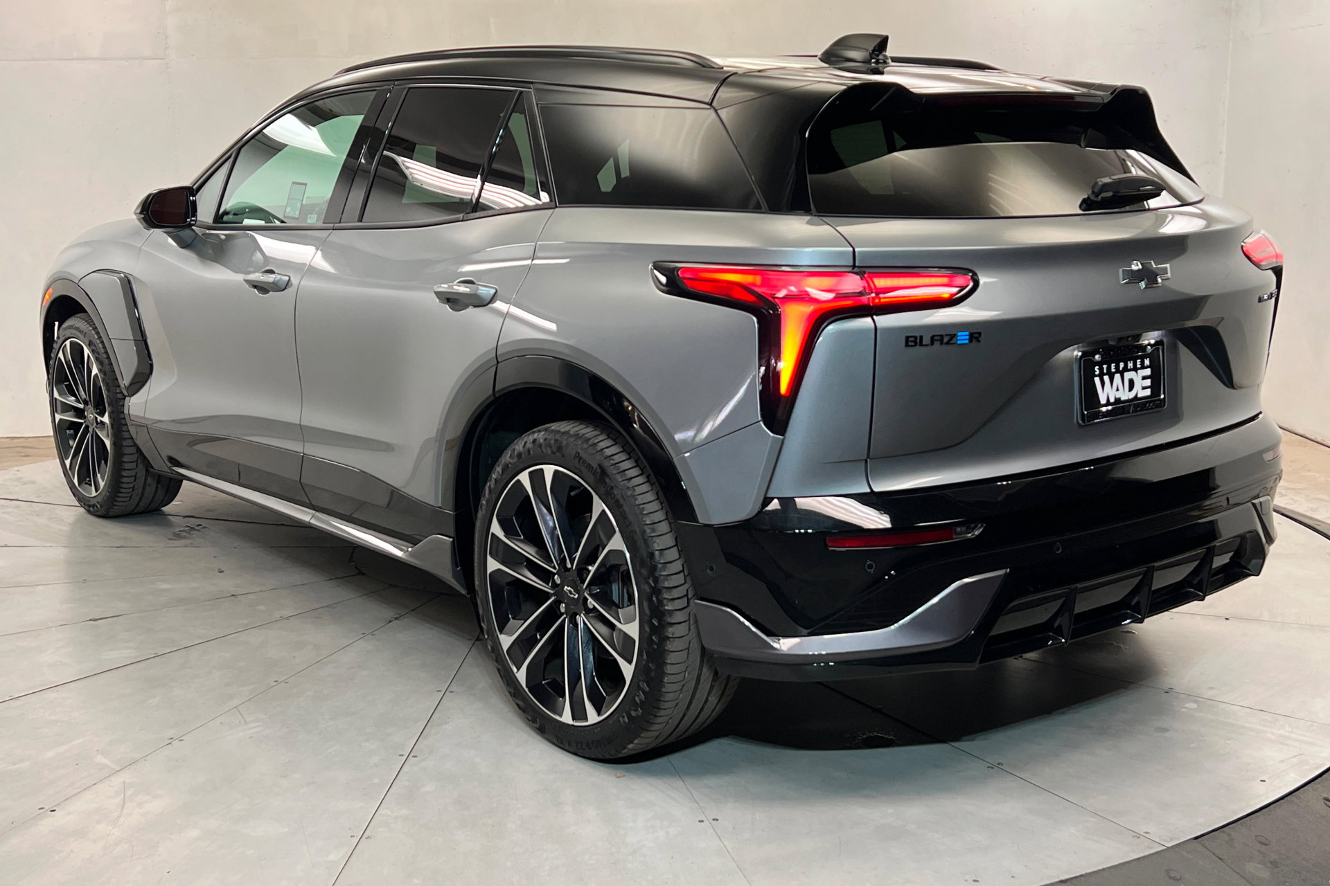 Used 2026 Chevrolet Blazer EV SS w/ Performance Package image 3