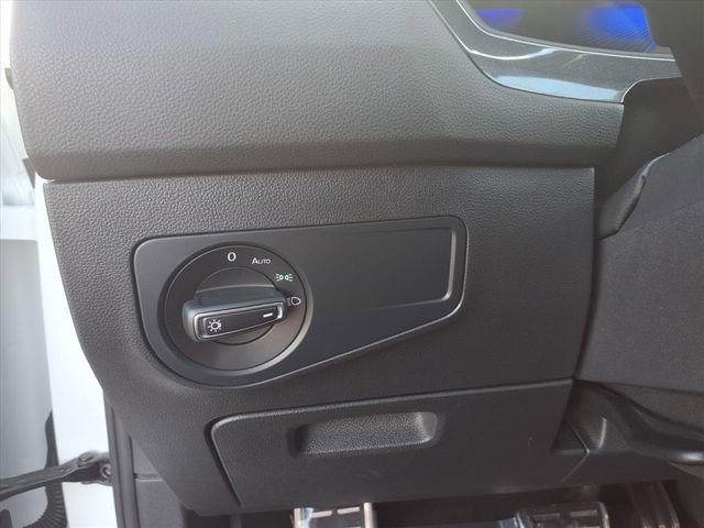 Used 2023 Volkswagen Tiguan SE R-Line image 76