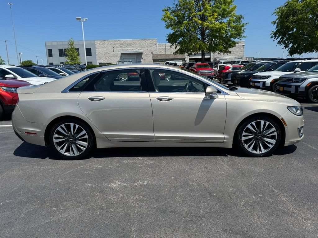 Used 2017 Lincoln MKZ Select w/ Technology Package FWD image 2