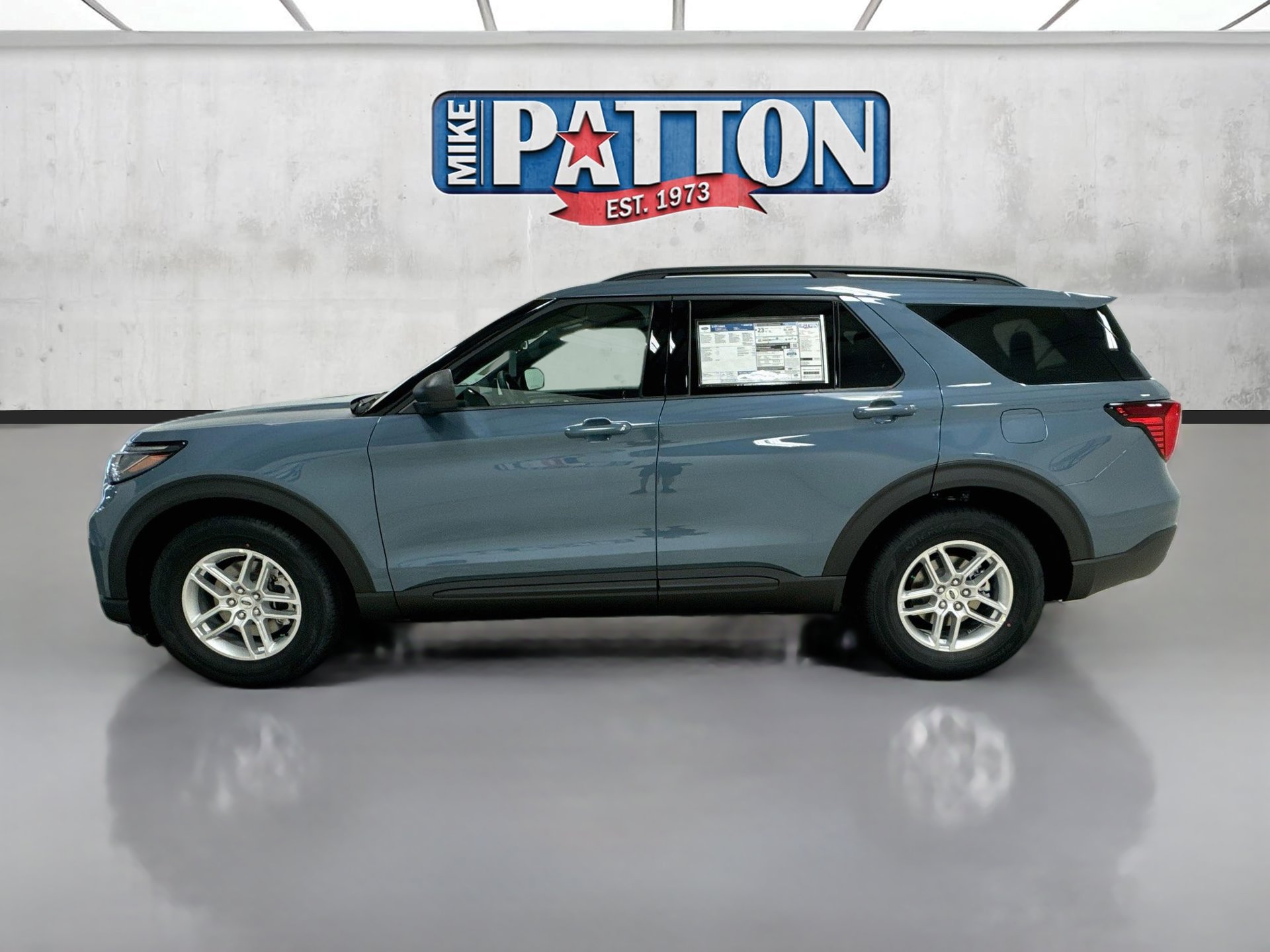 New 2027 Ford Explorer Active w/ Active Comfort Package RWD image 4