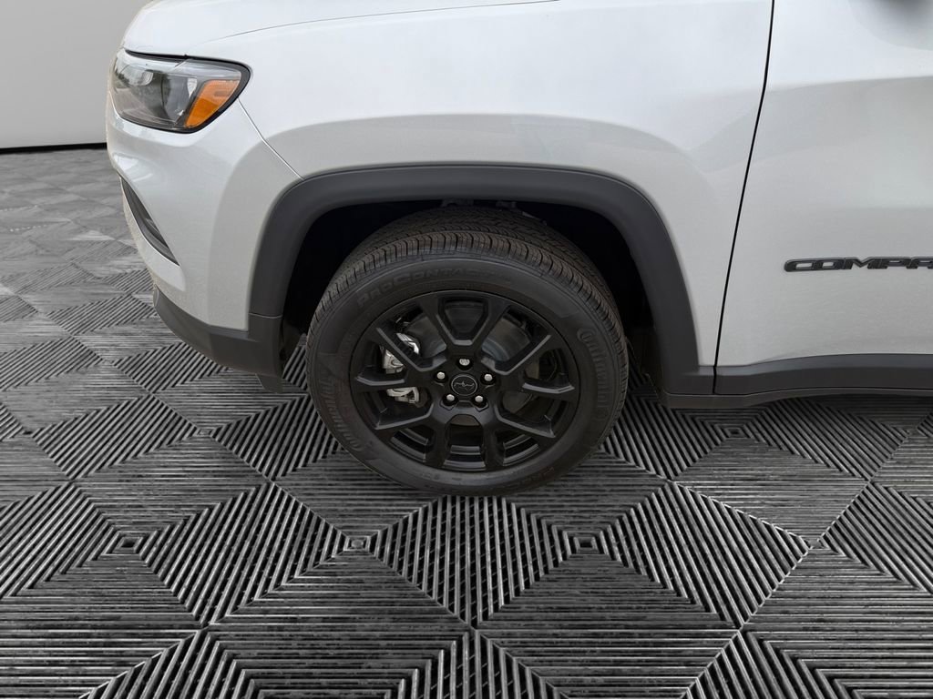New 2026 Jeep Compass Latitude image 14
