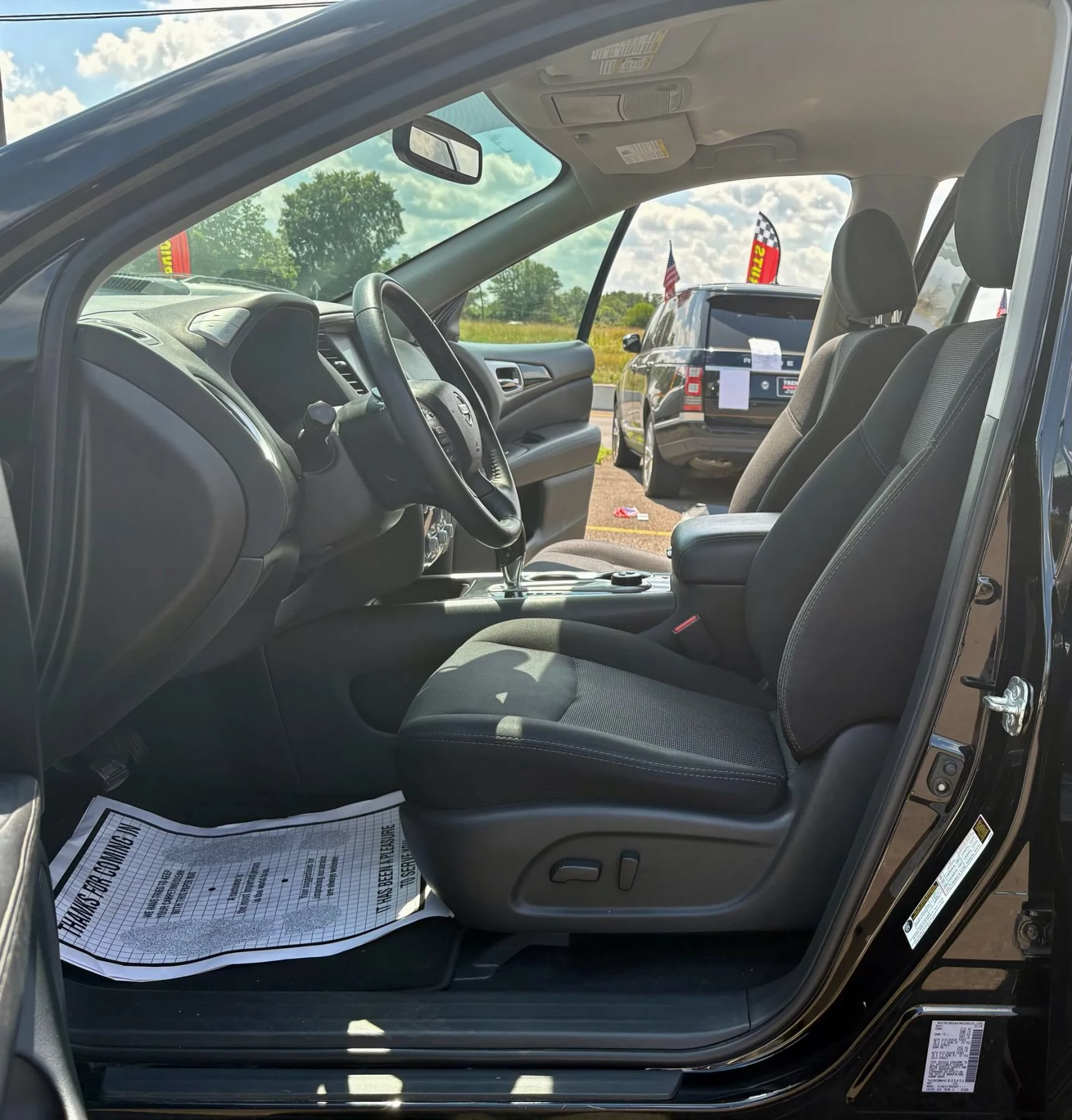 Used 2019 Nissan Pathfinder SV AWD/4WD image 16