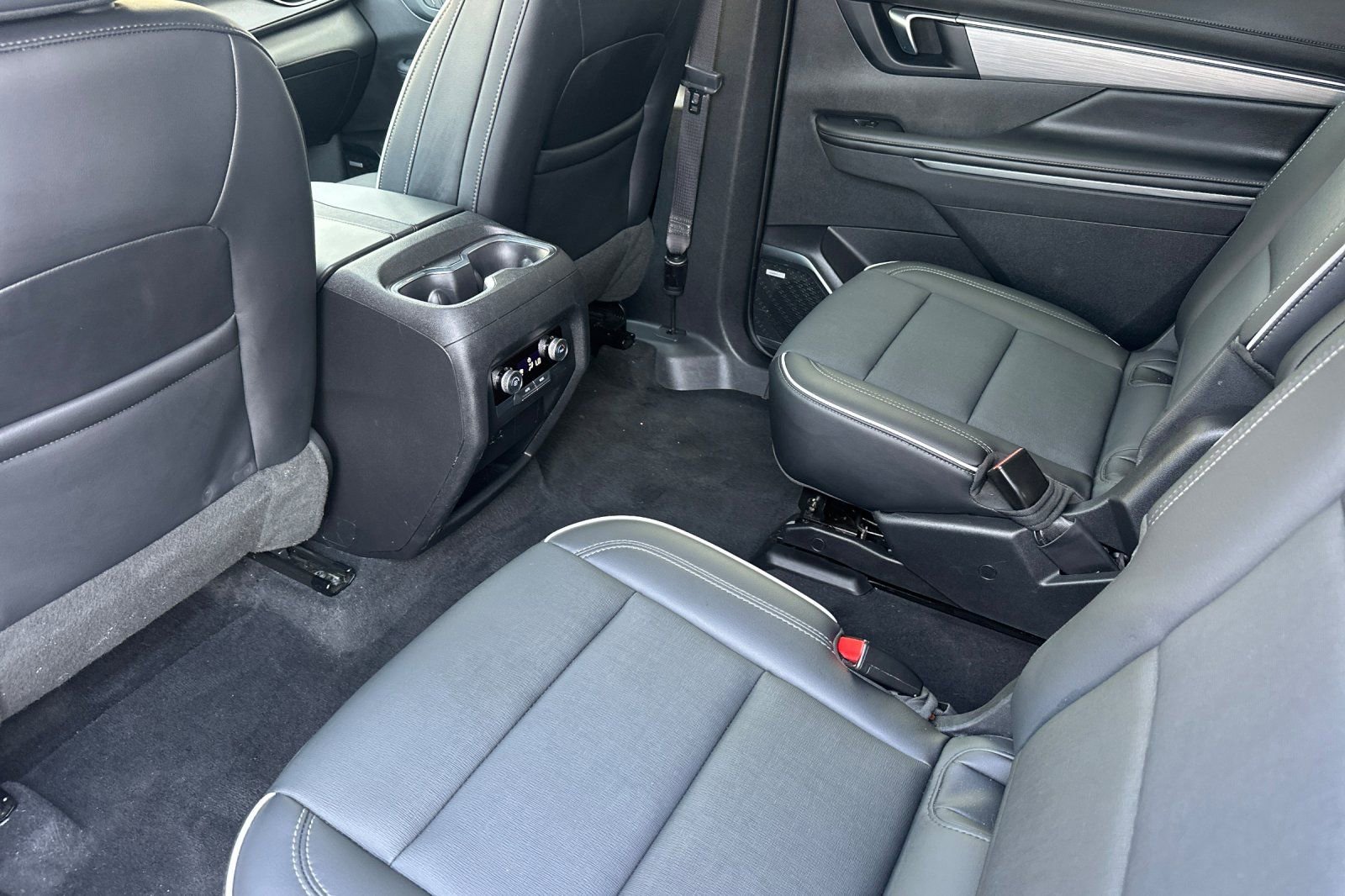 Used 2025 Buick Enclave Preferred image 14