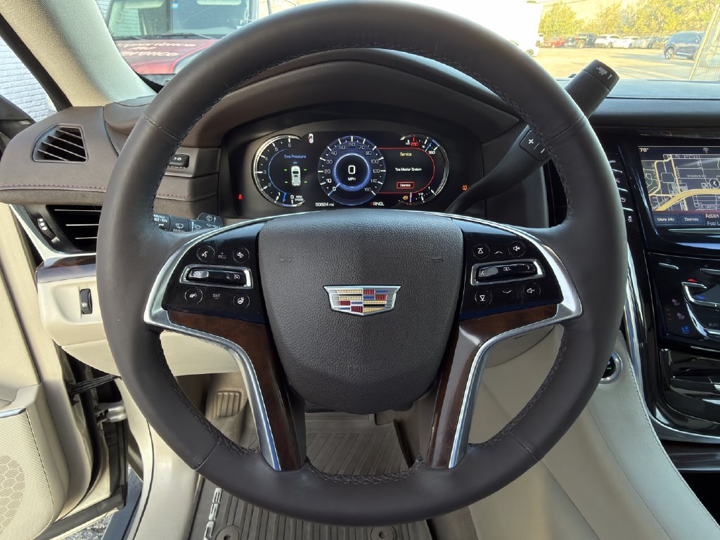 Used 2017 Cadillac Escalade Premium Luxury RWD image 11