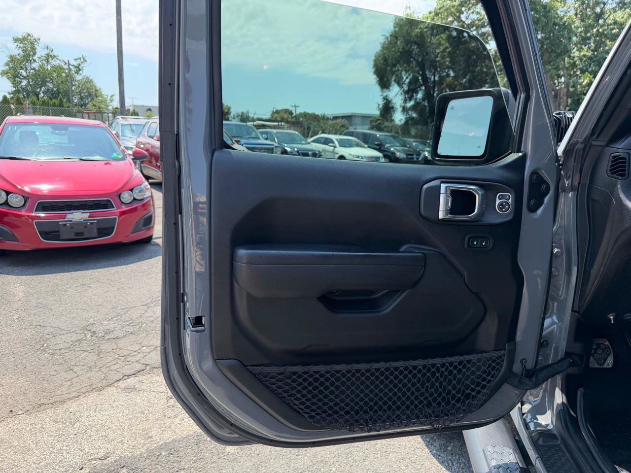 Used 2021 Jeep Wrangler Sport AWD/4WD image 13
