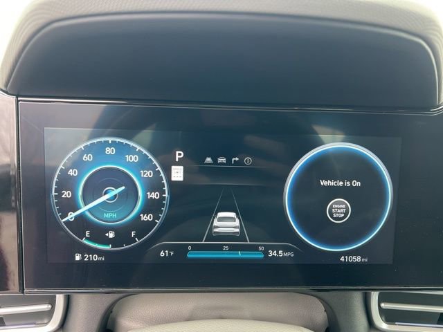 Used 2025 Hyundai Elantra SEL image 11