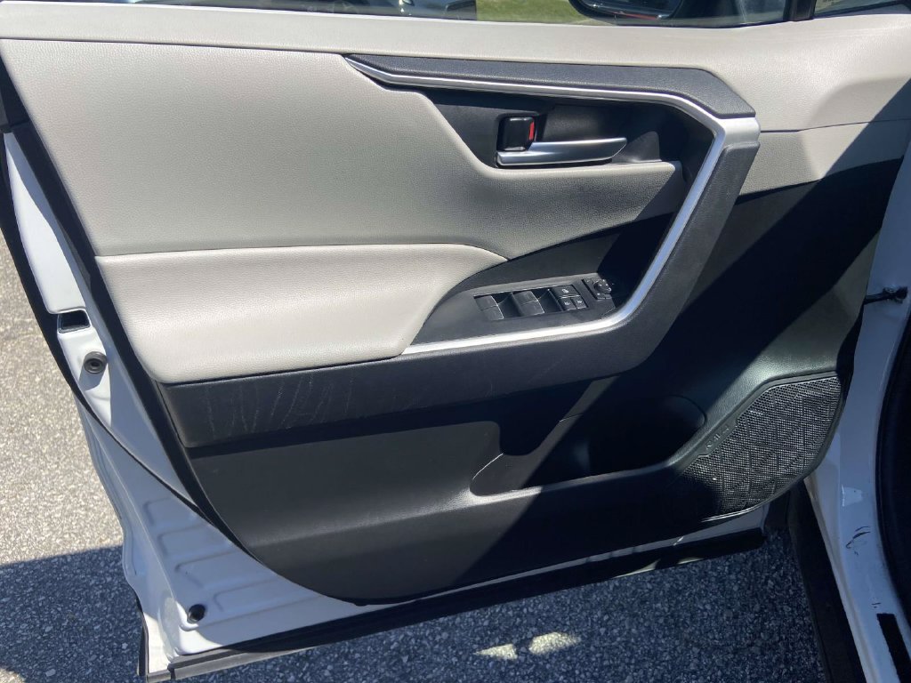 Used 2025 Toyota RAV4 XLE Premium FWD image 13