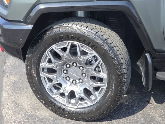 Certified 2024 GMC Hummer EV 3X w/ LPO, Sport Package AWD/4WD image 28