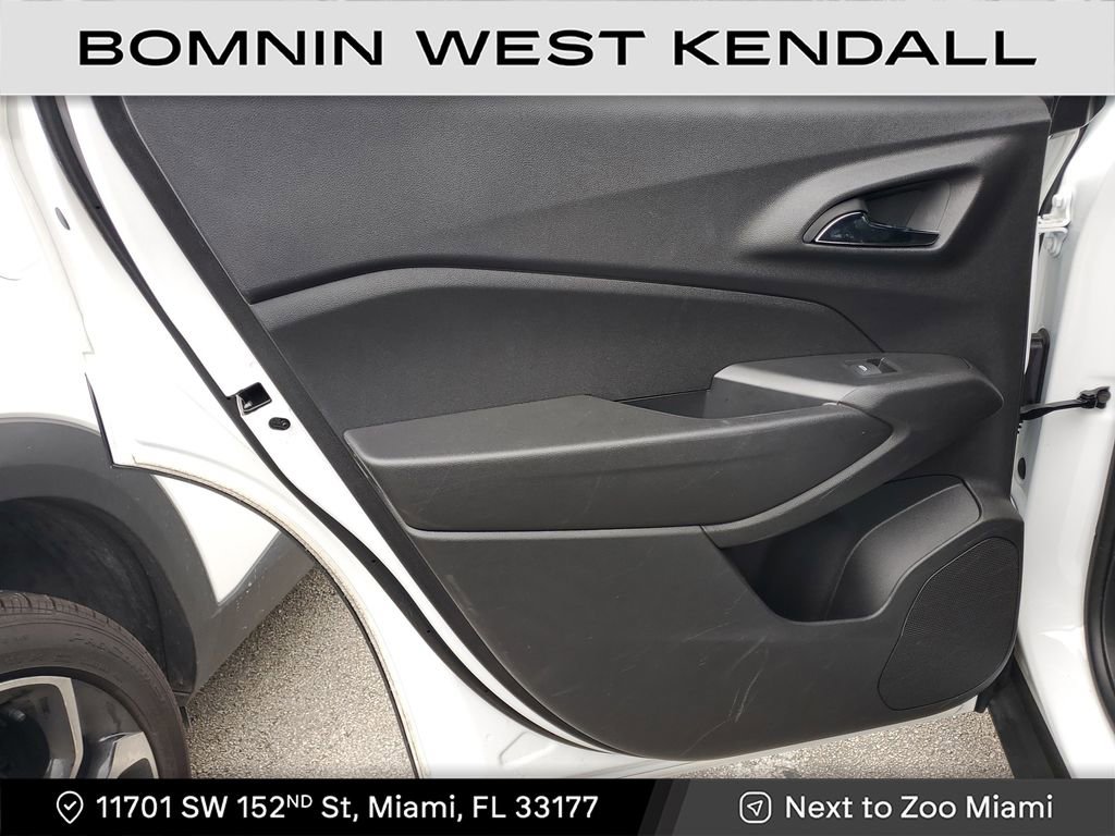 Used 2025 Chevrolet Trax RS w/ Driver Confidence Package image 9